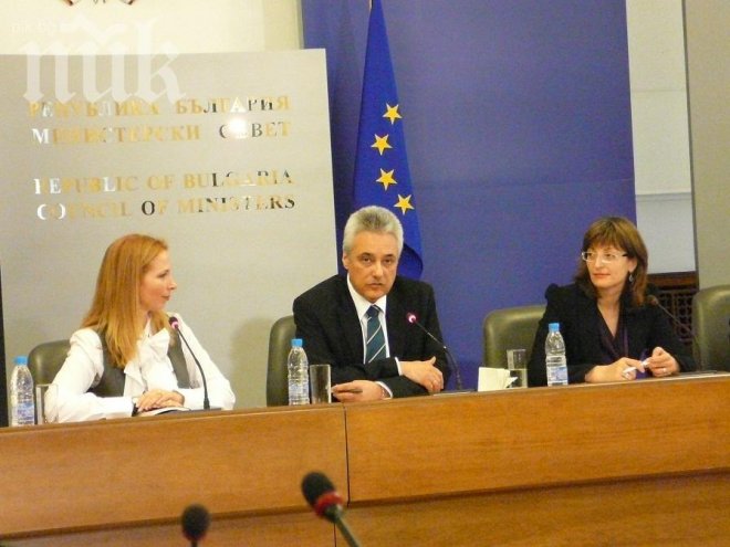Министерският съвет: Сашо Диков грубо лъже и манипулира