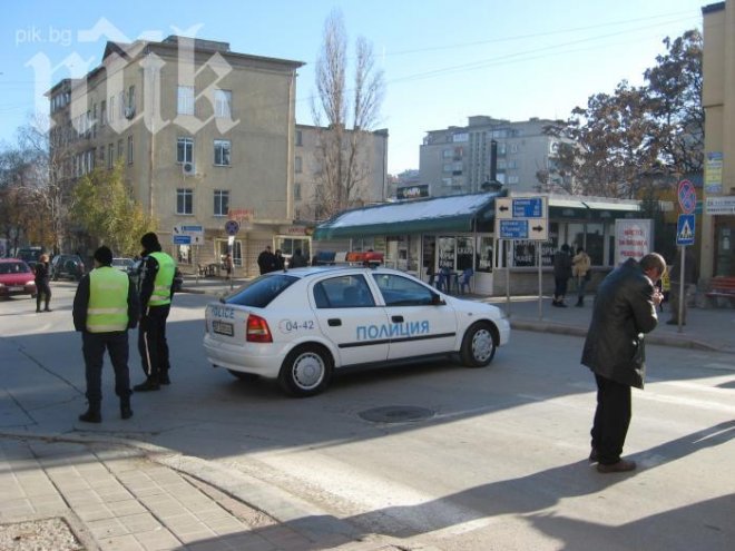 Баба с червена барета мистериозно изчезна на пазар 