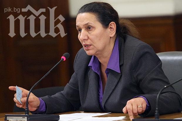 Сочената за къртица на ГЕРБ на протестите Пеловска: Заплашиха ме с убийство