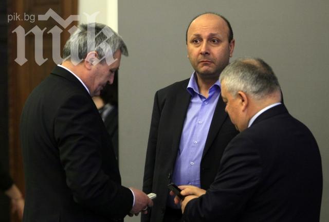 Министър Първанова отстрани Флоров