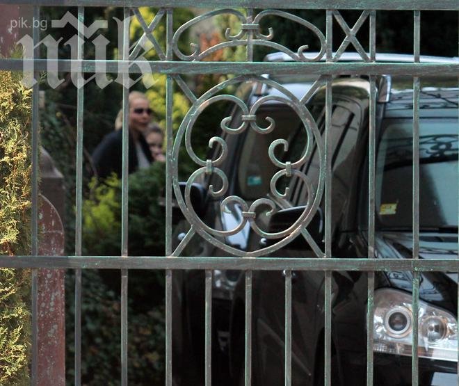 Лара пробвала да избяга от похитителите