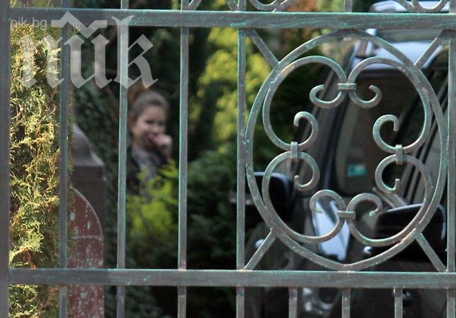 Ето я Лара часове след освобождаването