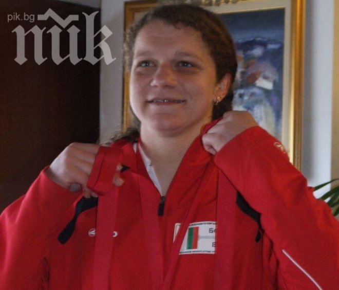 Щангистка от ГЕРБ се закани да изтласка противниците на Бойко