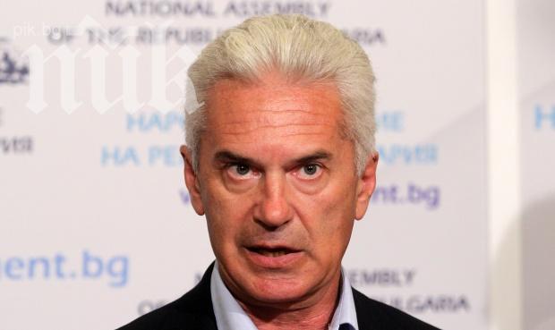 Волен Сидеров осъди Слави Трифонов за 7 бона