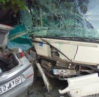 Мъртво пиян се заби в автобус в Пловдив