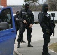Екшън в Бургас! Полицаи с качулки с мощна спецакция