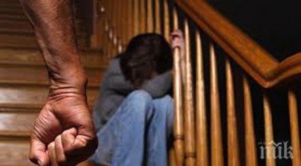 семеен скандал годишна жена изплака мъката страхувам жесток побой вкара болница съпругът заплашва тормози развода