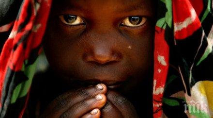 зловещо оон деца войници пият кръвта жертвите