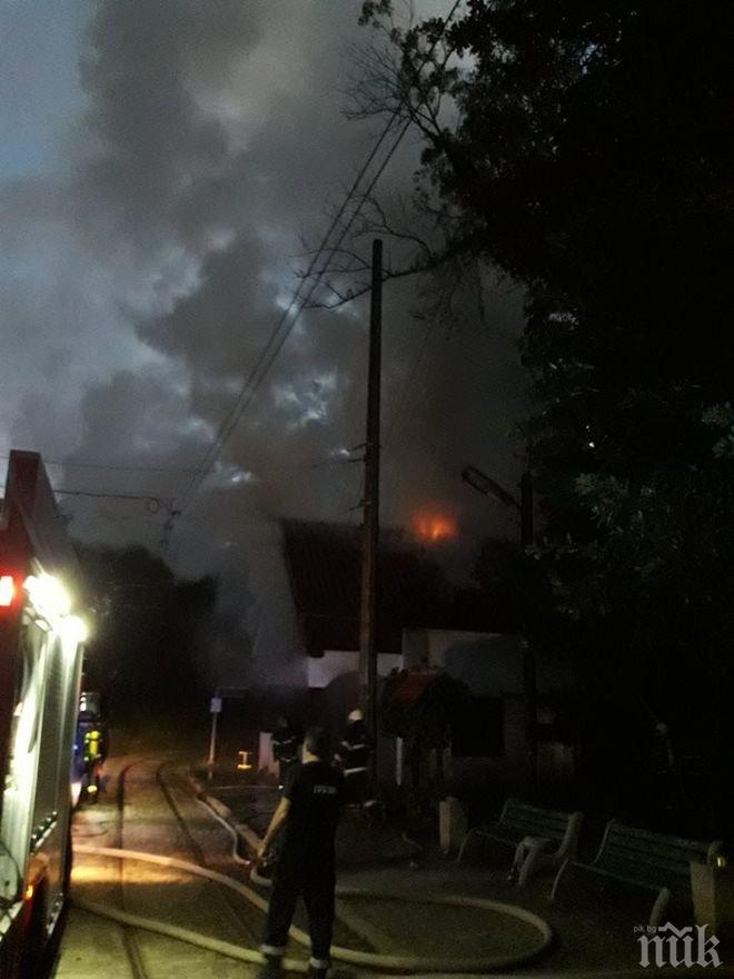 Българските военни продължават и днес да гасят пожара в Македония