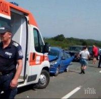 КОШМАРНА НЕДЕЛЯ! Верижна катастрофа задръсти Приморско-Созопол, мъж и жена са откарани с линейка
