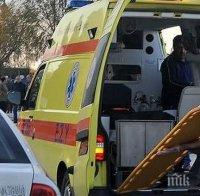 Лек автомобил се заби в български ТИР в Гърция (СНИМКА)