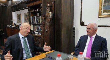 главчев поклони паметната плоча българите загинали кораба илинден охрид снимки