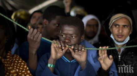 заради мигрантите властите испанския град сеута затвориха границата мароко