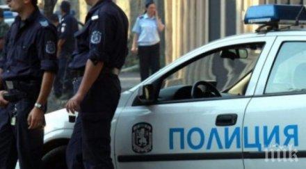 полицаи тарашиха склад благоевград изкараха собственика белезници