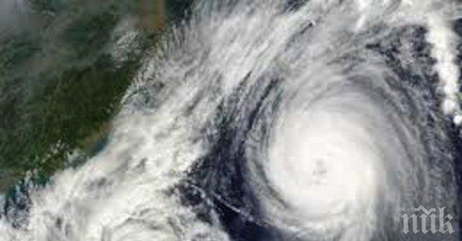 Япония в ужас от приближаващия тайфун „Нору“