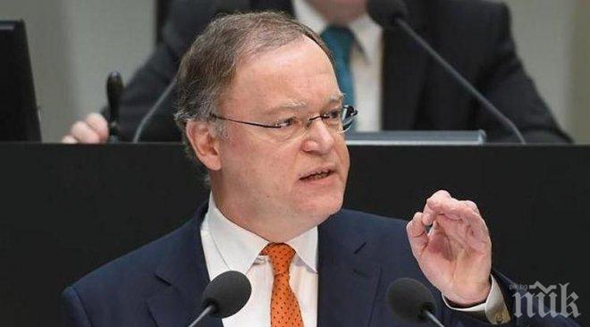 Премиерът на Долна Саксония отхвърли обвиненията в близки връзки с „Фолксваген“