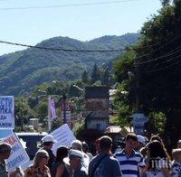 Нов протест срещу кмета на Септември, над 120 души искаха оставката му