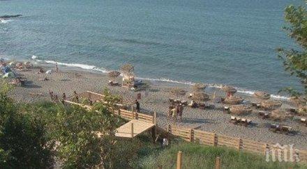 биг брадър камери дебнат нудистите делфин