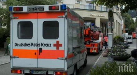 камион отпадъци прегази петима души кола германия