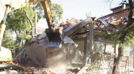 бутат незаконни ромски къщи петрич