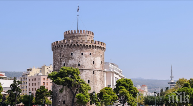 Шуробаджанащина потресе Гърция! Министър назначи баща си за шеф на транспорта в Солун