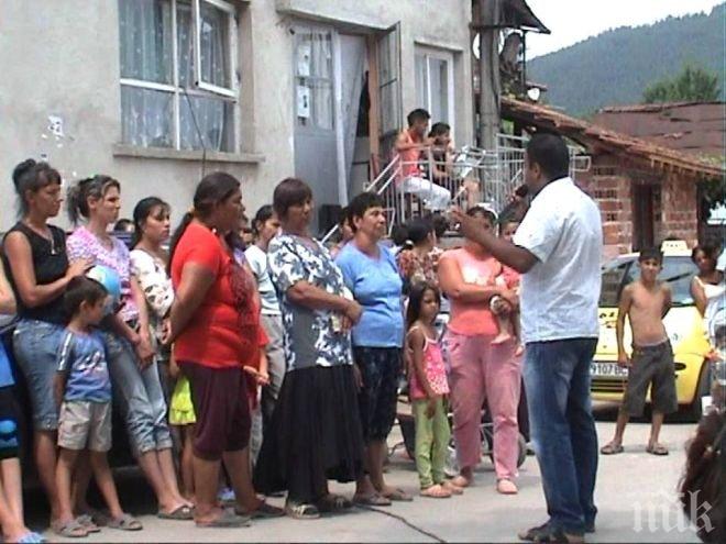 Масова евангелизация в циганска махала край Пловдив! Пастори щедро обещават чудеса