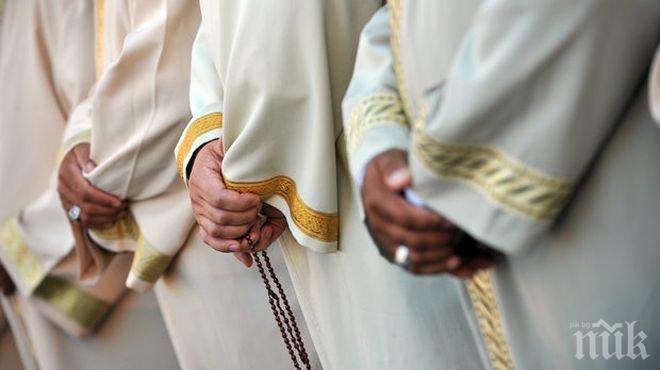 Имамите се вдигат на протест, не им давали пари