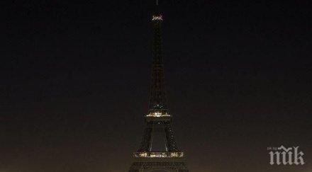 айфеловата кула изключи светлини знак солидарност жителите барселона