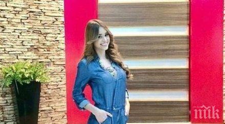 горещо топ синоптичка заголи дупе селфи хотелска стая снимки