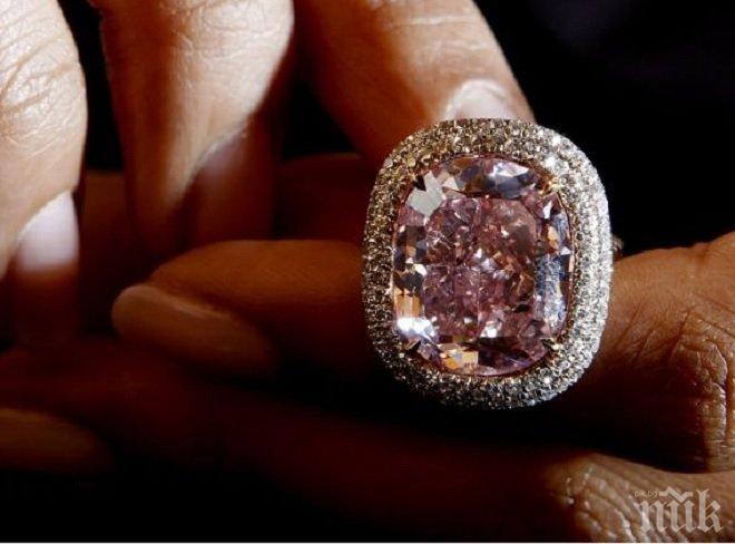 УНИКАЛНО! Жена откри диамантения си пръстен след 13 години търсене на най-неочакваното място