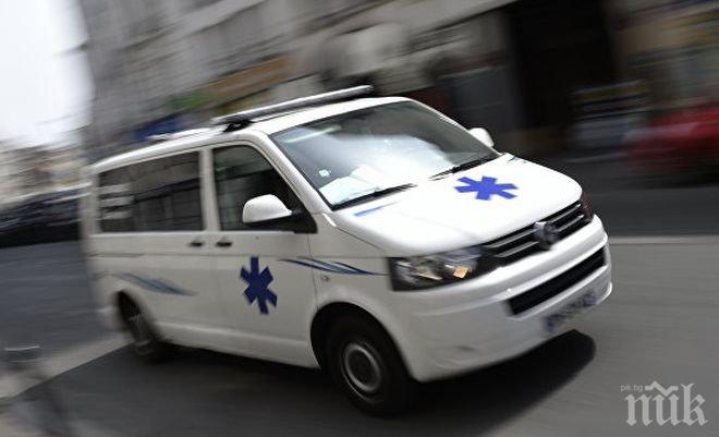 ОТ ПОСЛЕДНИТЕ МИНУТИ! Един загинал и осем ранени, след като автомобил се вряза в пицария в предградие на Париж