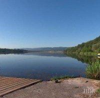 СКАНДАЛ! Нарочиха национали по гребане за бракониери