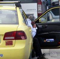 Таксиджия се размаза в мантинела в Пловдив, на място дори не дойде полиция (СНИМКА)