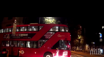 двуетажен автобус фантом движи улиците лондон видео