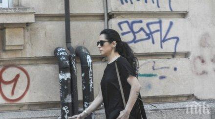 пик ретро елена петрова съсипана безпаричие звездата без работа напълня стрес папарашки снимки