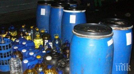 два дни митничари спипаха 2000 литра фалшив алкохол морето