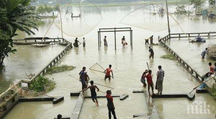наводнения бангладеш взеха живота души милиона блокирани
