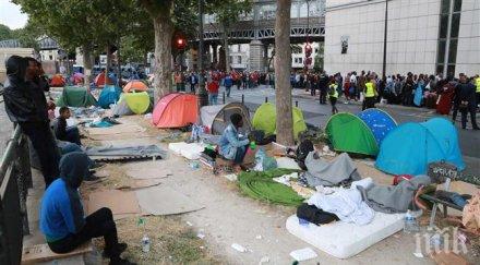 евакуираха 2500 мигранти импровизирани лагери париж