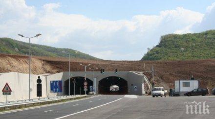 важно ограничение пътя магистрала люлин първия тунел аварирала кола