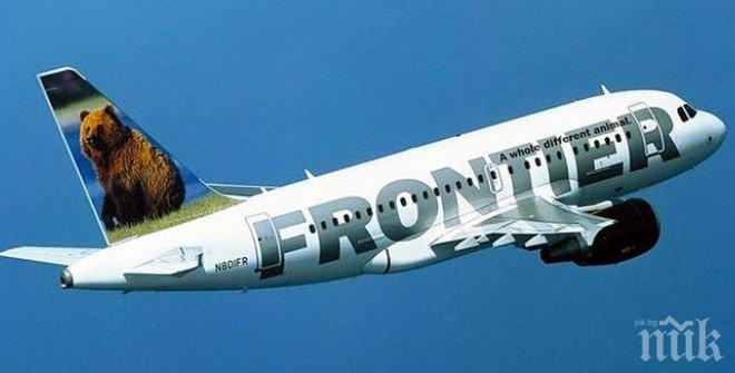 Мерки! Двама пътници свалени от самолет в САЩ, защото били недоволни от закъснение на полет