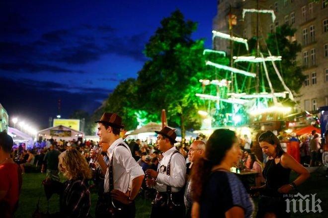 ТРАГЕДИЯ В АВСТРИЯ! Двама души загинаха, смазани от шатра на бирен фест 