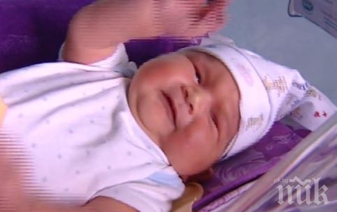 Бебе-гигант се роди във Варна! Тежи 5,2 кг