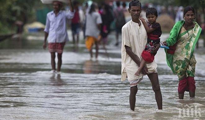 Бедствие! Броят на жертвите на наводненията в Източна Индия премина 200 души