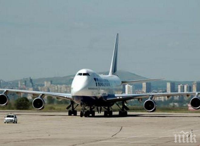 Терористи планирали да взривят самолет, летящ между Сидни и Абуд Даби,  с бомба, скрита в кукла