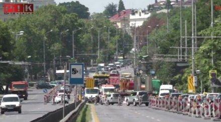 тапите пускат нощ изцяло движението орлов мост