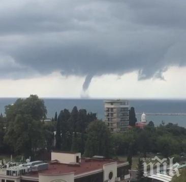 Торнадо над Черно море изкара акъла на туристите