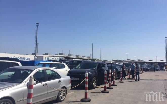 Огромни опашки се извиват на „Капитан Андреево”, не допускат журналисти до тапата