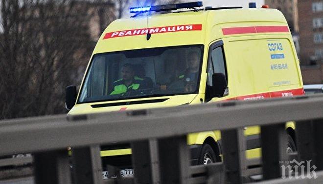 Инцидент! Микробус падна в река в Красноярския край