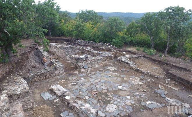 Археолози в Шуменско проучват добре запазена селищна могила на 7000 години