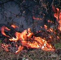 Пожар край Сливен, в гасенето се включиха и военнослужещи